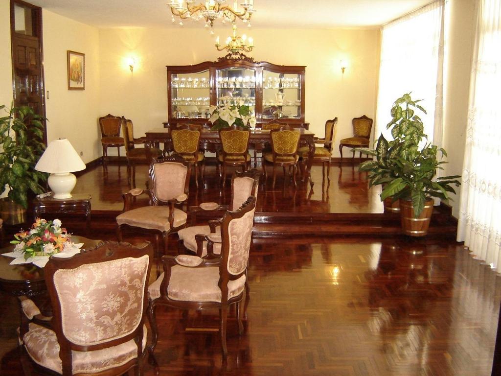 Hotel Cantabria Guatemala City Exteriör bild