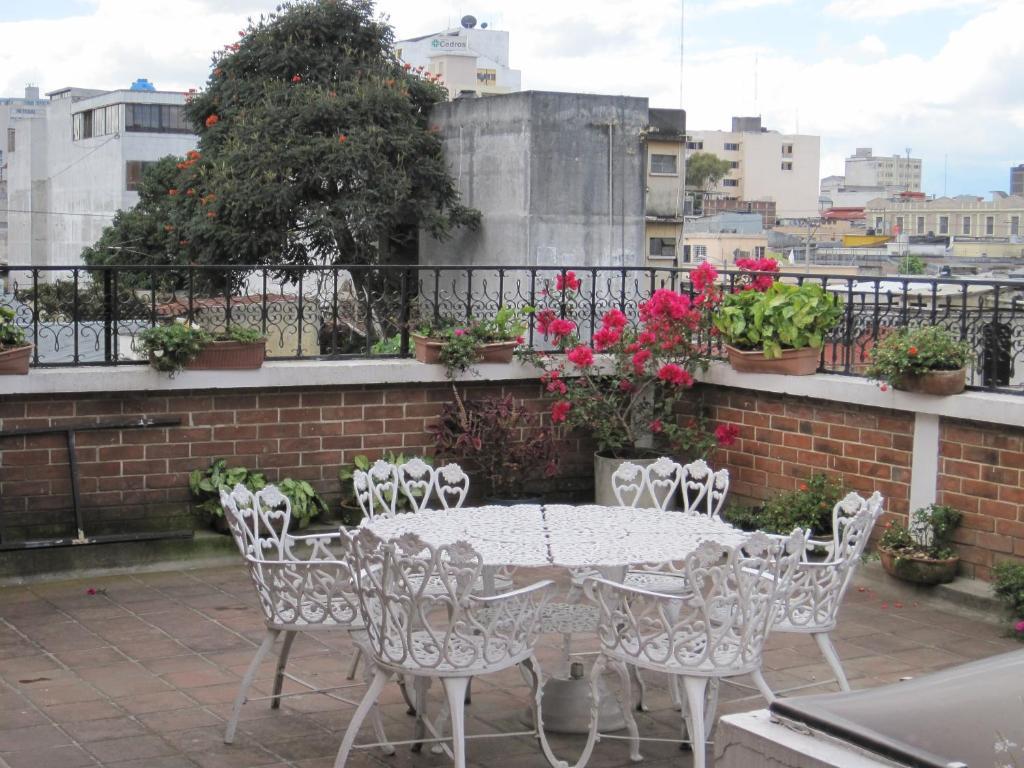 Hotel Cantabria Guatemala City Exteriör bild