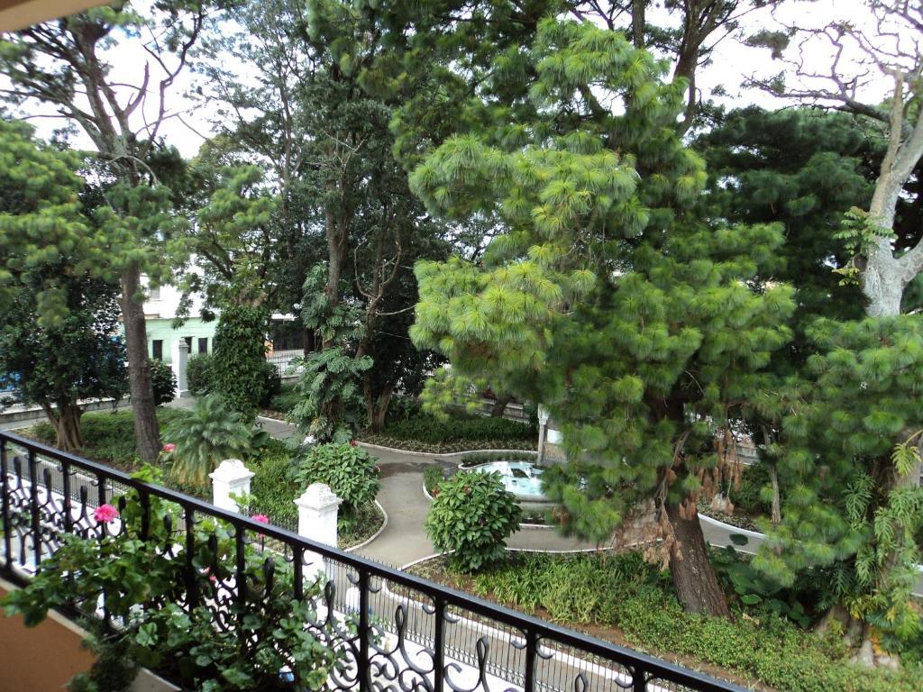 Hotel Cantabria Guatemala City Exteriör bild