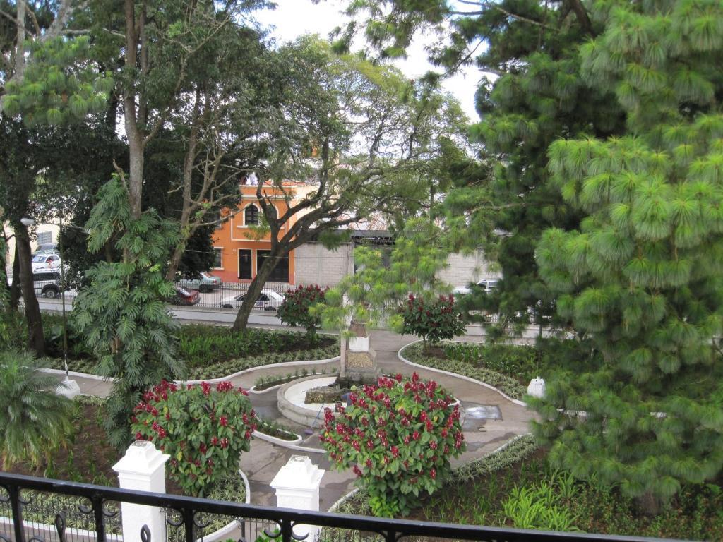 Hotel Cantabria Guatemala City Exteriör bild